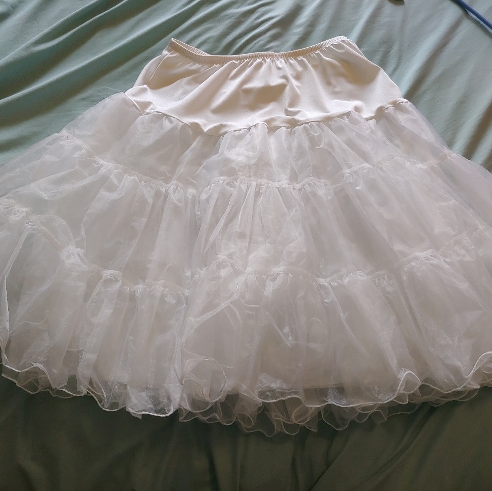 26 inch White Crinoline Petticoat
